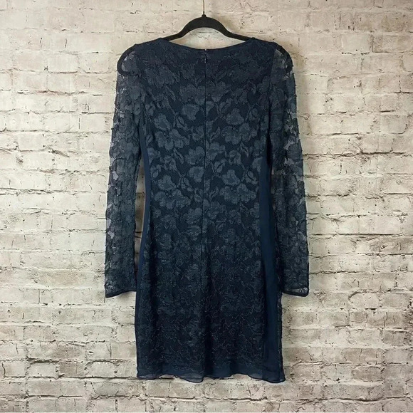 Diane von Furstenberg Size 4 Navy Blue Long Sleeve Lace Dress Knee Length Nylon - Picture 7 of 7